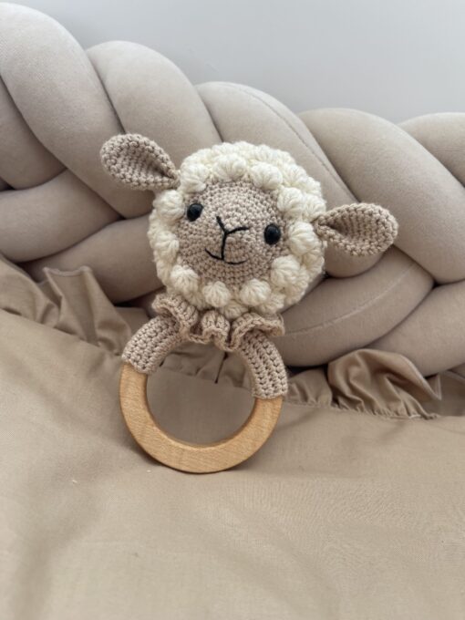 Handgemaakte rammelaar Schaapje Amigurumi