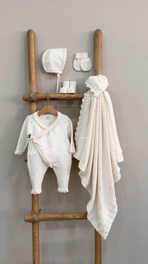Complete Newbornset Pointelle 5-delig Creme