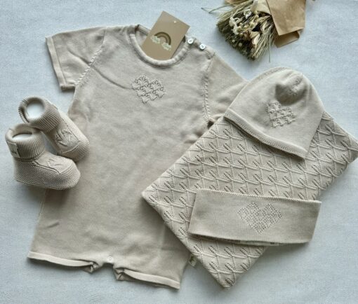 Complete Newbornset Beige Heart 5-delig