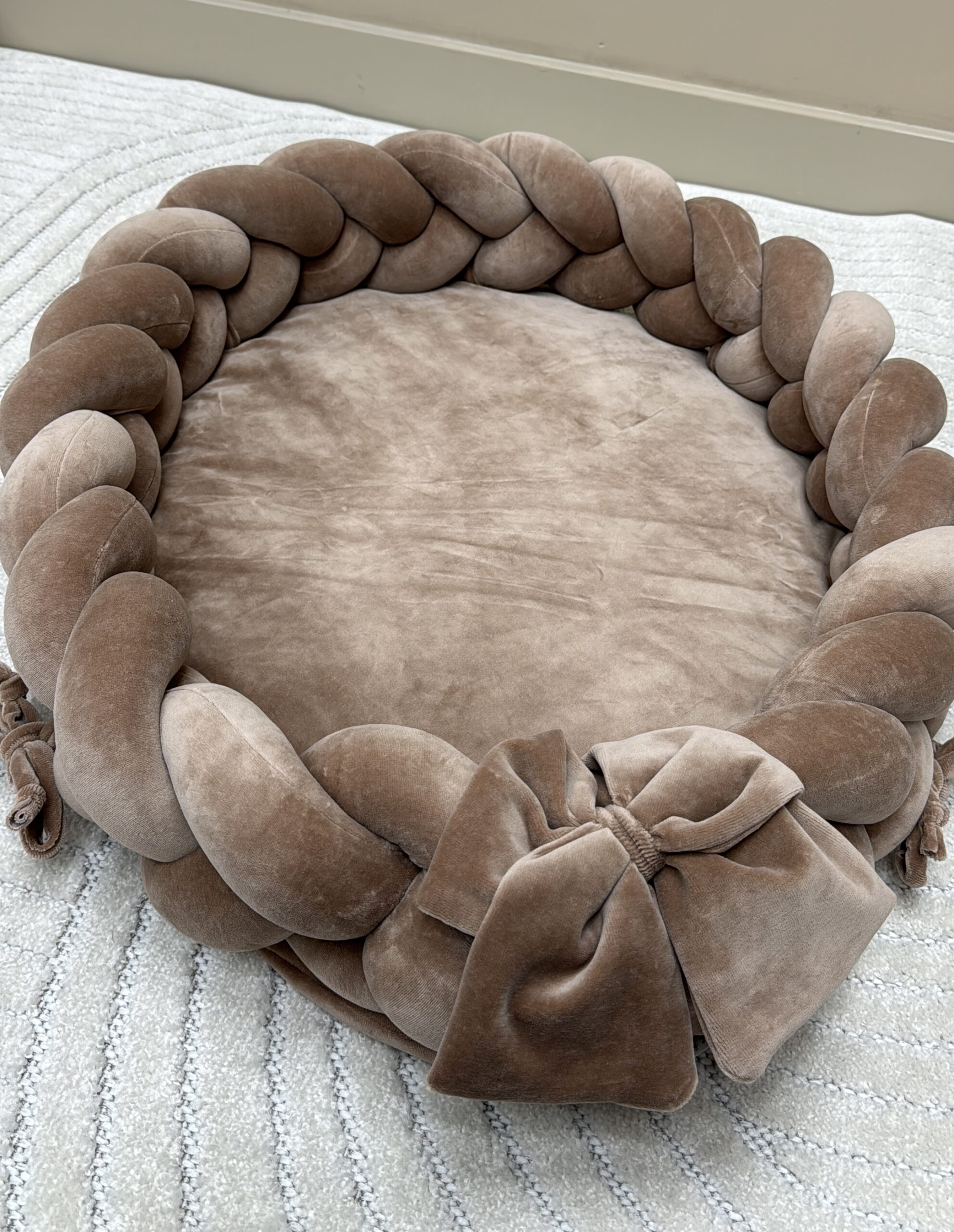 Velvety Taupe Babynestje - Afbeelding 2