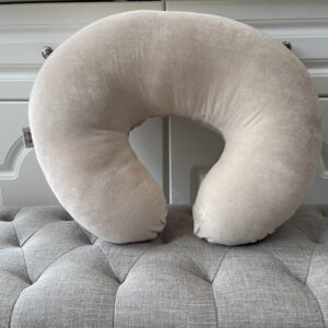 Handgemaakte voedingskussen Velvety Beige