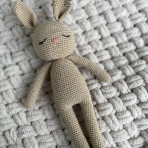 Handgemaakte konijn knuffel Beige