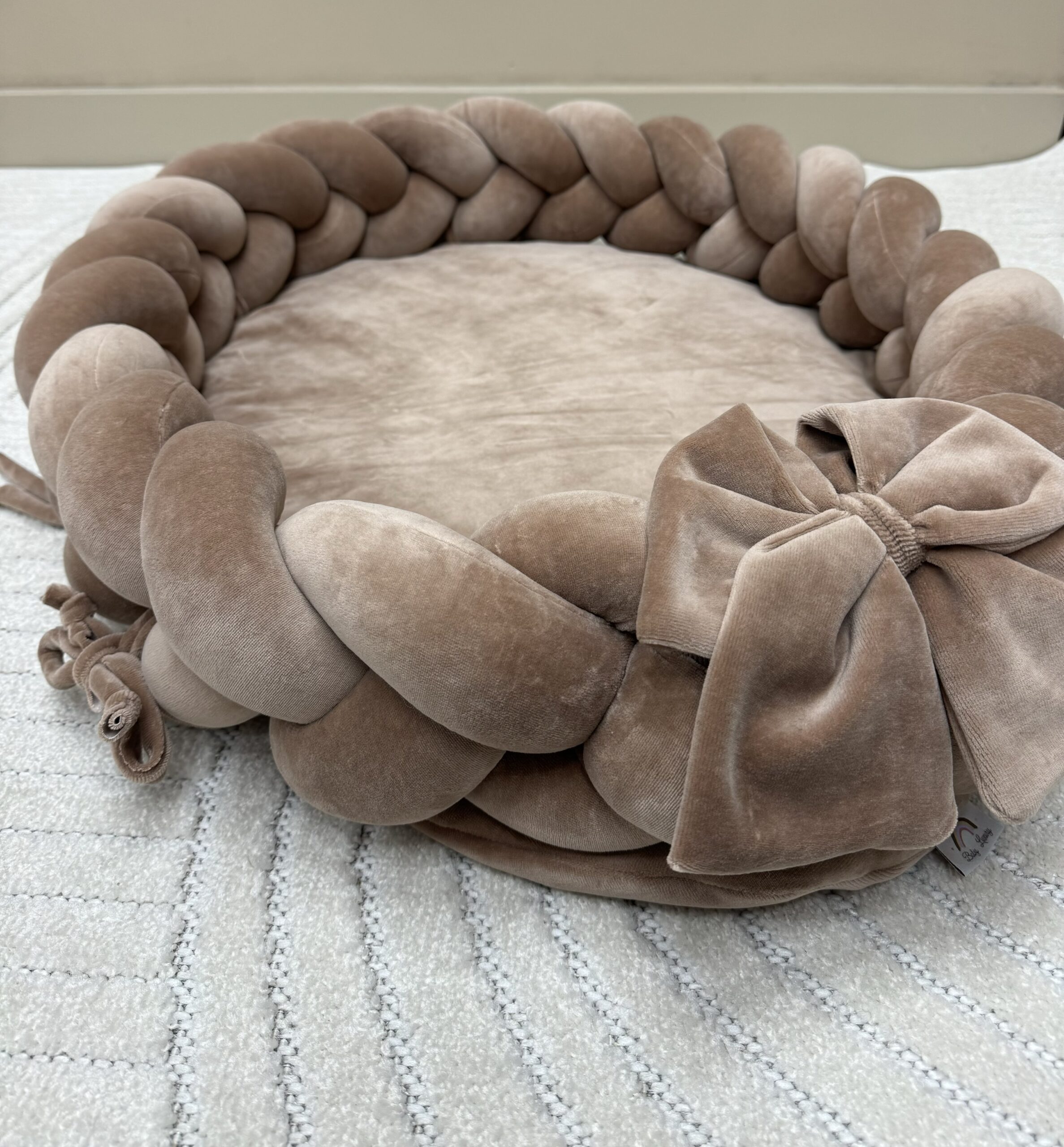 Velvety Taupe Babynestje - Afbeelding 6
