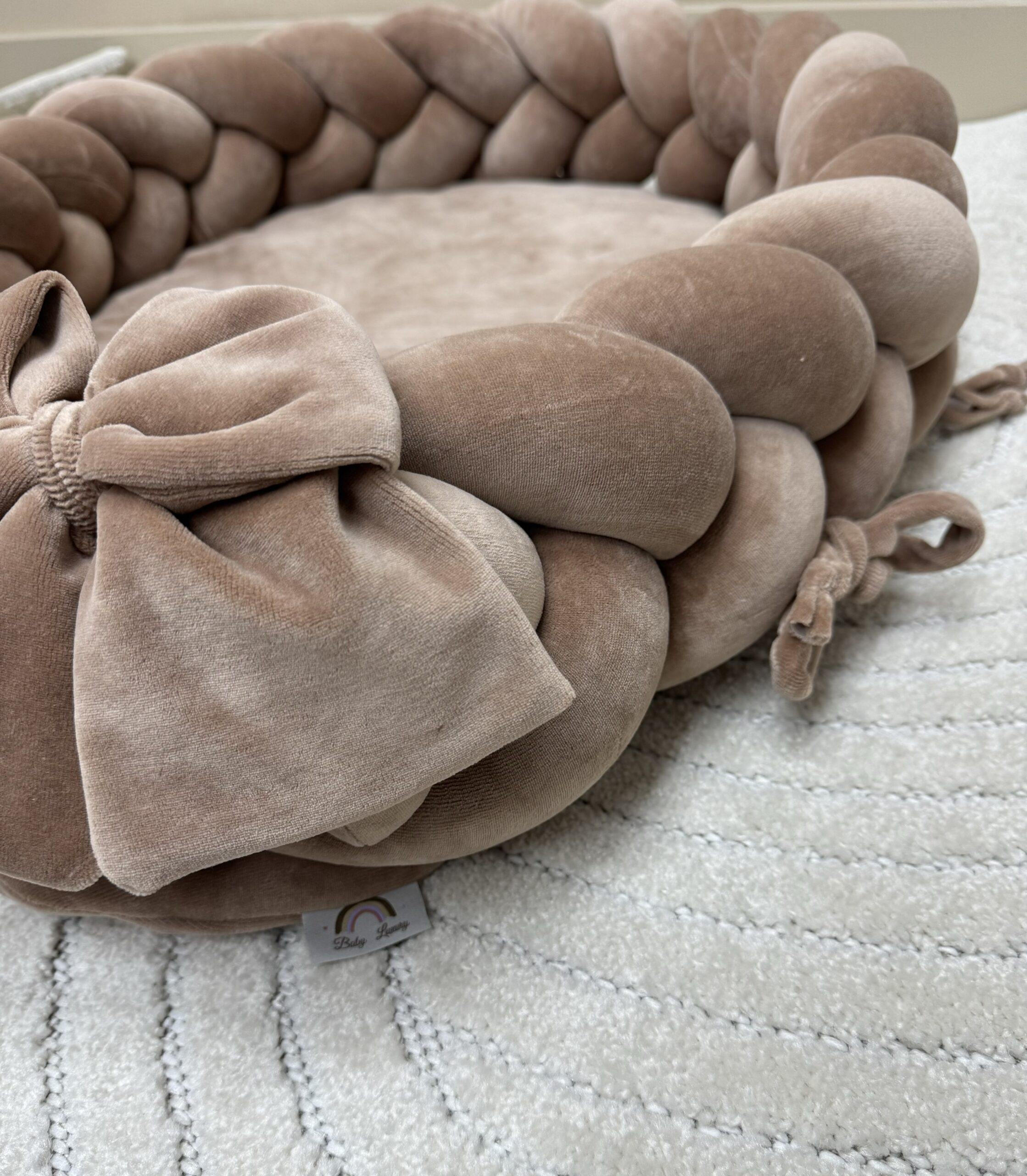 Velvety Taupe Babynestje - Afbeelding 7
