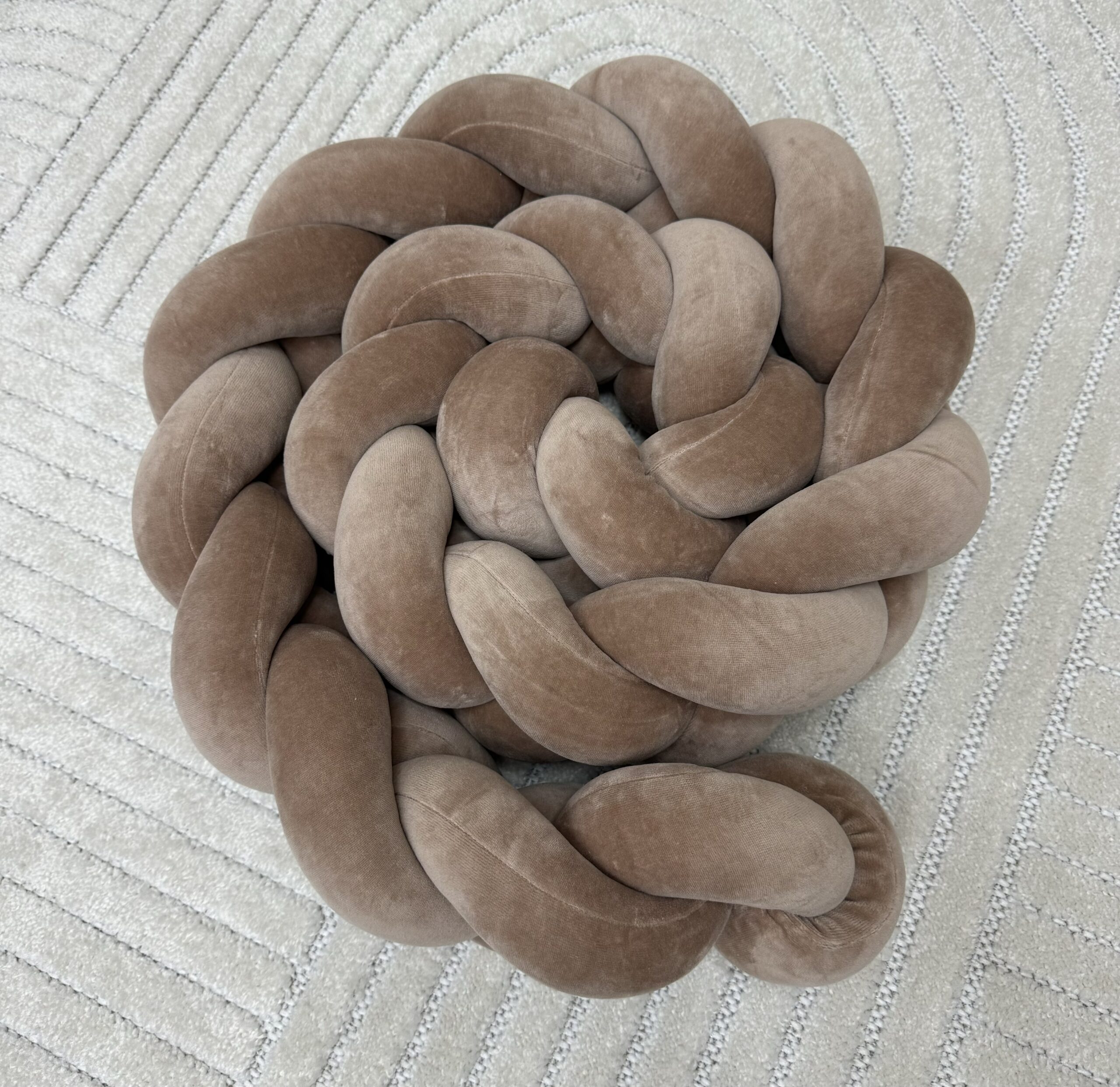 Velvety Taupe Babynestje - Afbeelding 8