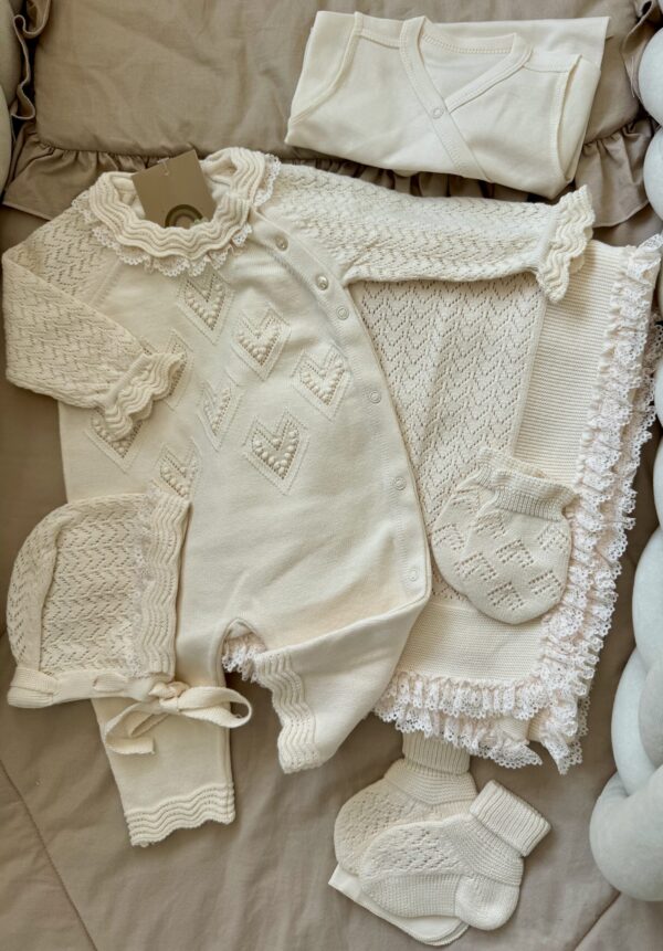 Complete Newbornset 7-delig Hearts Beige
