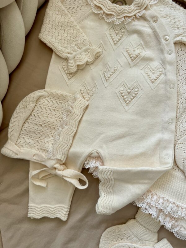 Complete Newbornset 7-delig Hearts Beige - Afbeelding 2