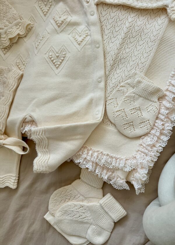 Complete Newbornset 7-delig Hearts Beige - Afbeelding 3
