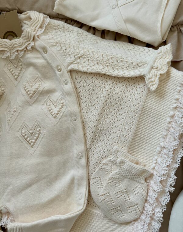 Complete Newbornset 7-delig Hearts Beige - Afbeelding 4