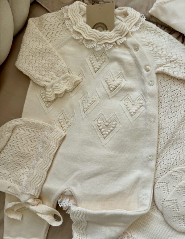 Complete Newbornset 7-delig Hearts Beige - Afbeelding 5
