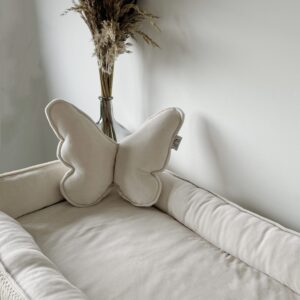Velvety Ivory Butterfly Kussen