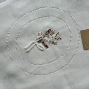 Gebreide wiegdeken Embroidered White