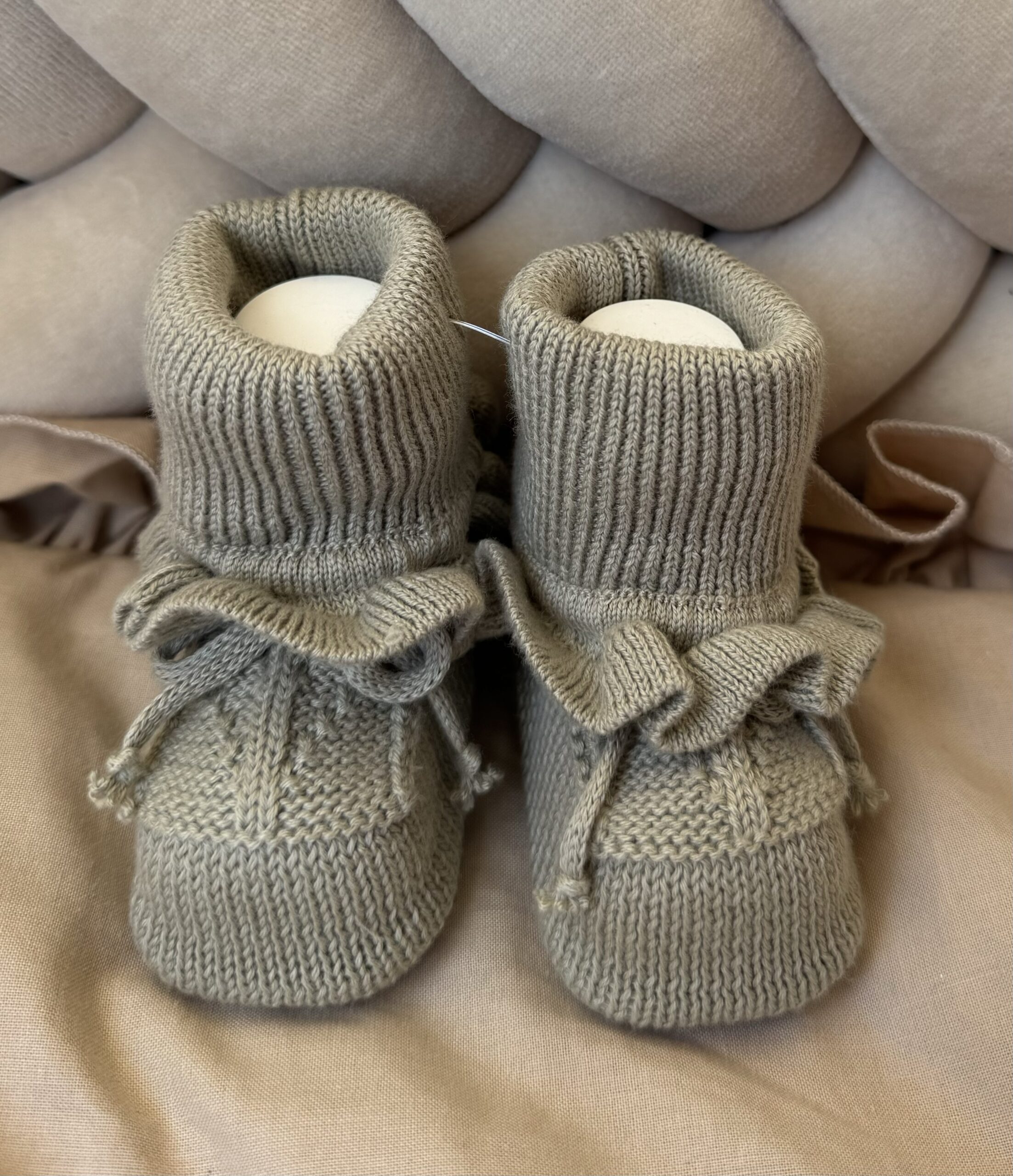 Gebreide Booties Ruffled Sage - Afbeelding 2