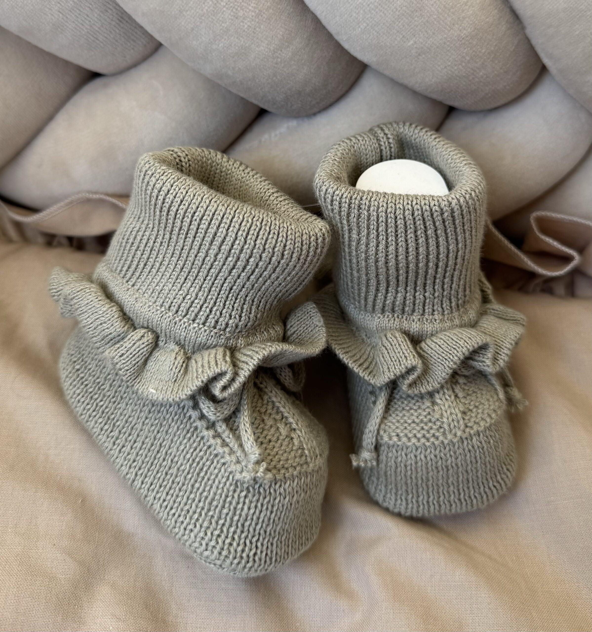 Gebreide Booties Ruffled Sage