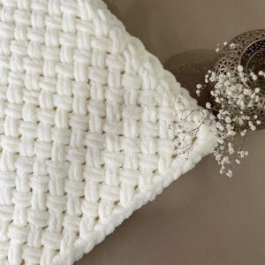 Pre Order Handgemaakte BL FLUFFY deken Cream unisex